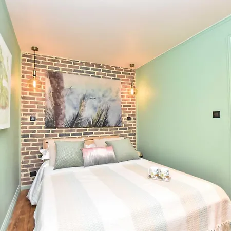 Appartamento Magnificent Apartment- 2br-6p - Republique *